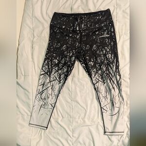 Black and White Workout Capri Leggings